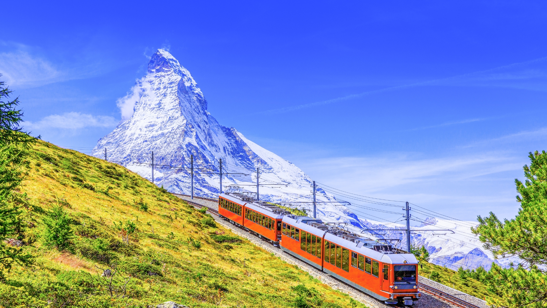 Matterhorn mit Bergbahn bei Zermatt